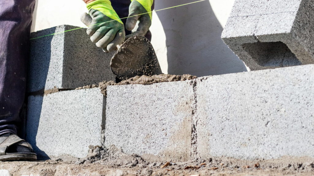 Você pode economizar milhares escolhendo o tipo certo de construção - Créditos: depositphotos.com / MVolodymyr