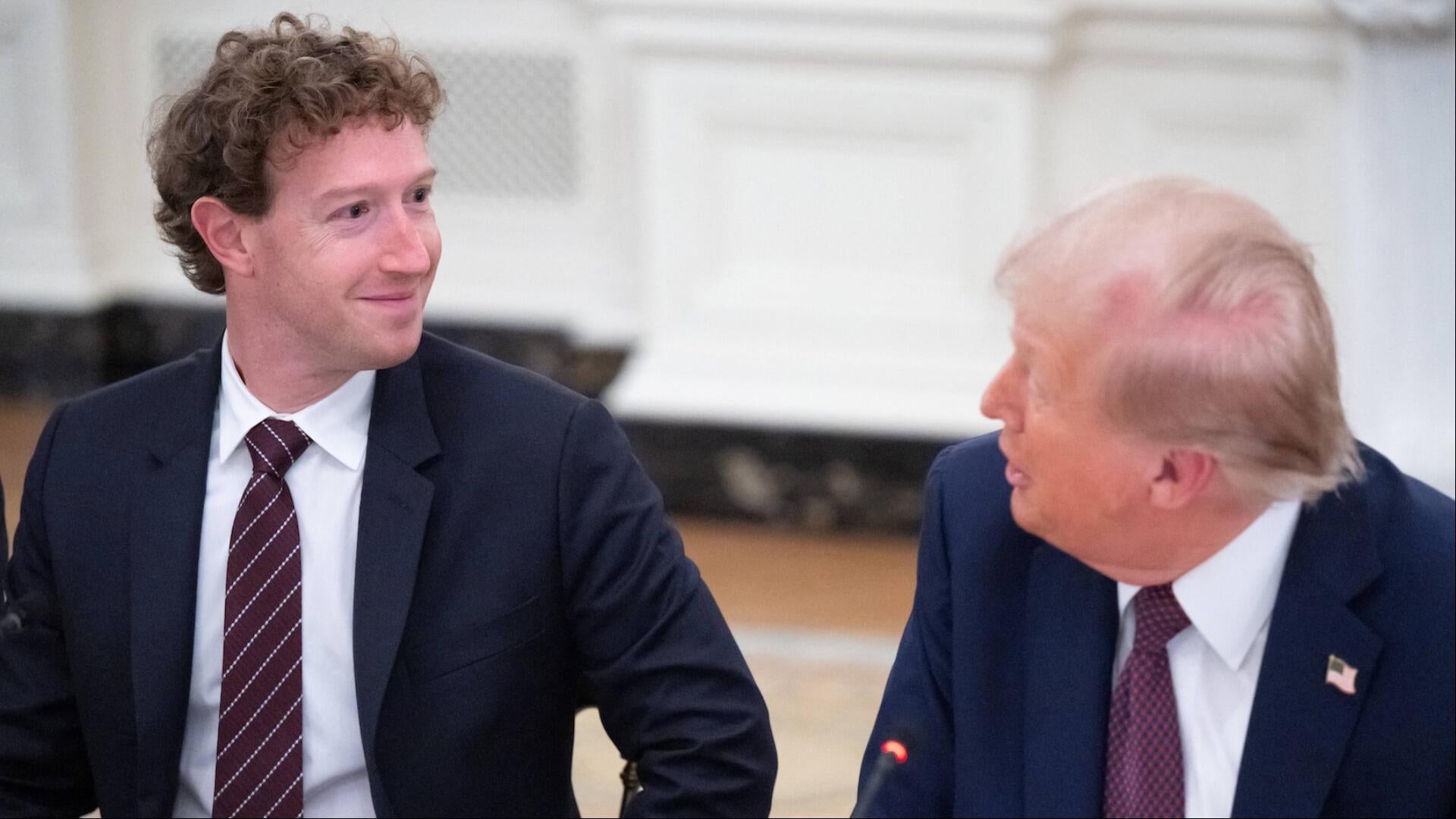 Big techs aconselham funcionários estrangeiros com vistos H-1B que evitem sair do país