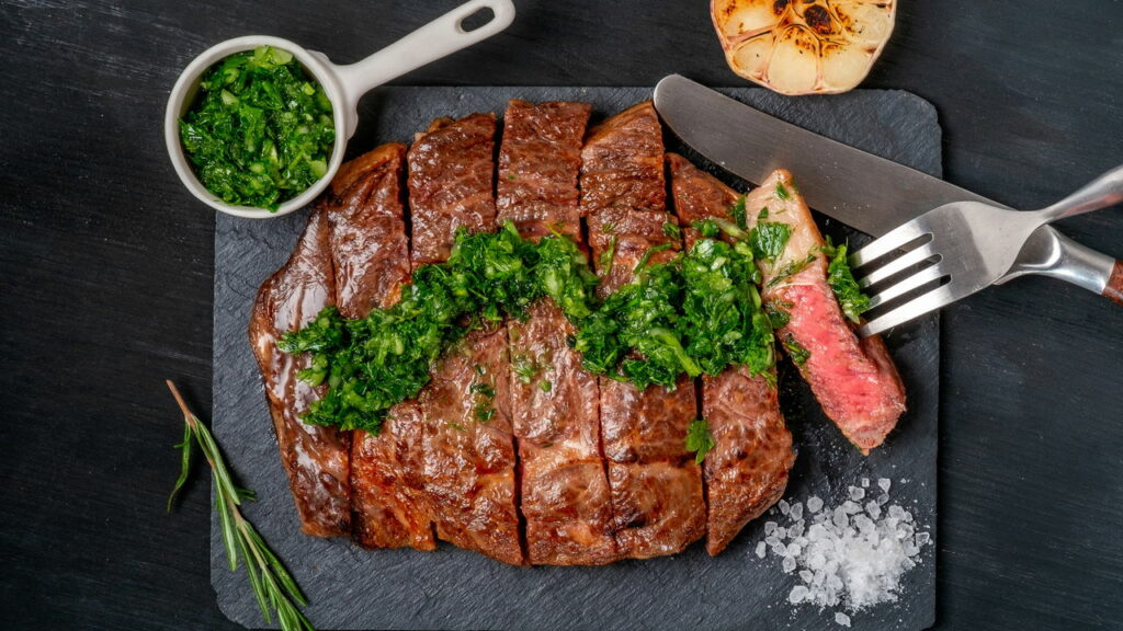 O molho argentino que pode mudar para sempre o seu churrasco