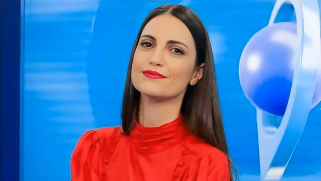 Chris Flores assina contrato com a Band e assume Melhor da Tarde
