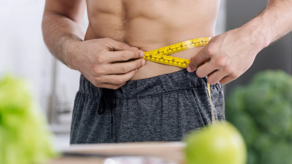 O que acontece com a gordura da barriga quando você janta mais cedo