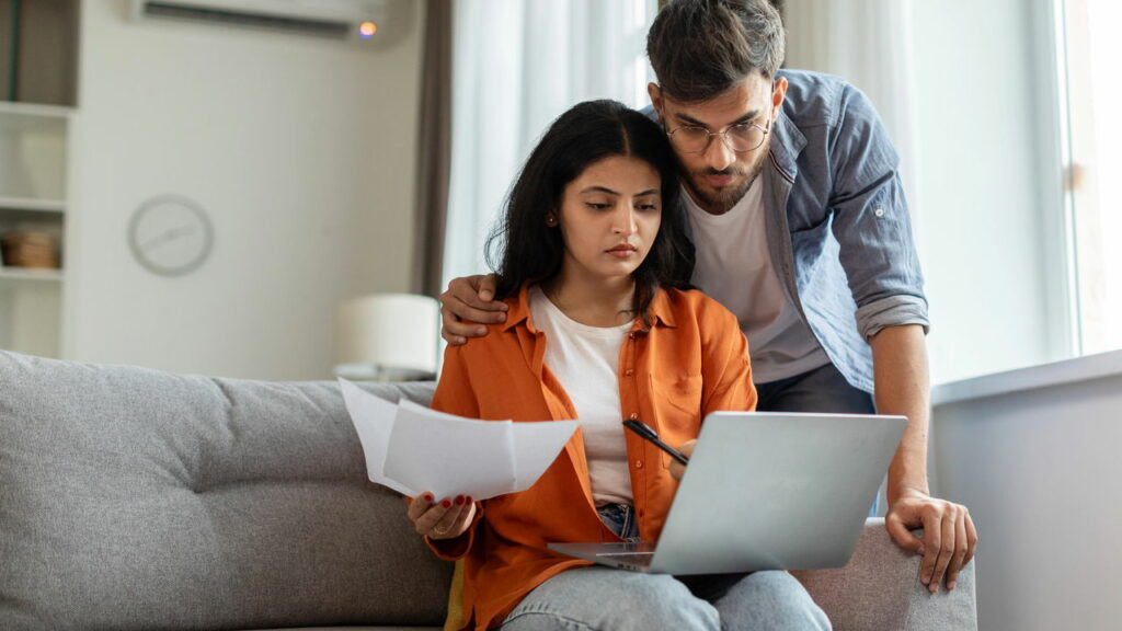 Horóscopo financeiro: como cada signo deve lidar com dívidas em outubro - Créditos: depositphotos.com / VLMstock