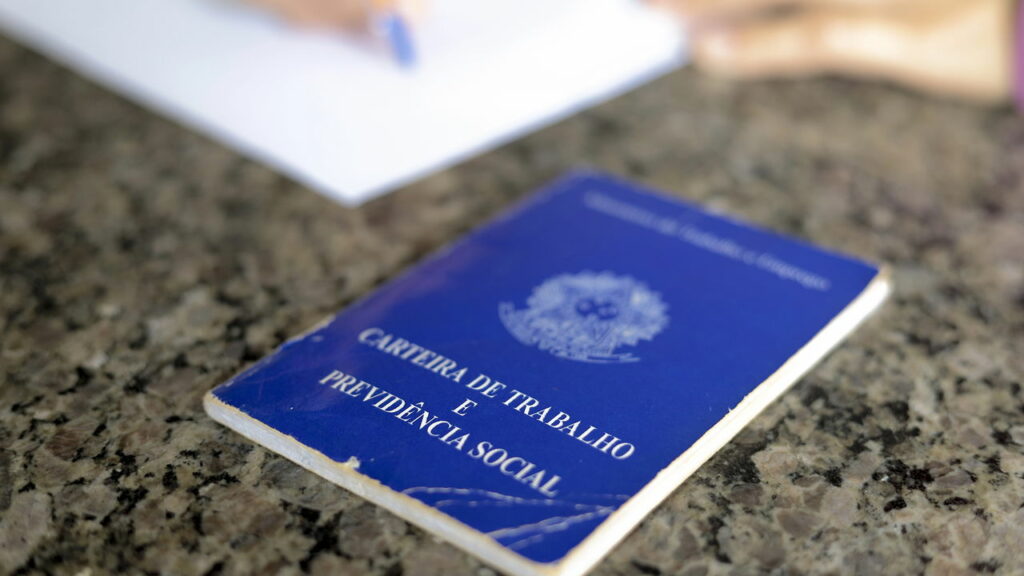 O erro ao guardar documentos em casa que pode te fazer perder tudo