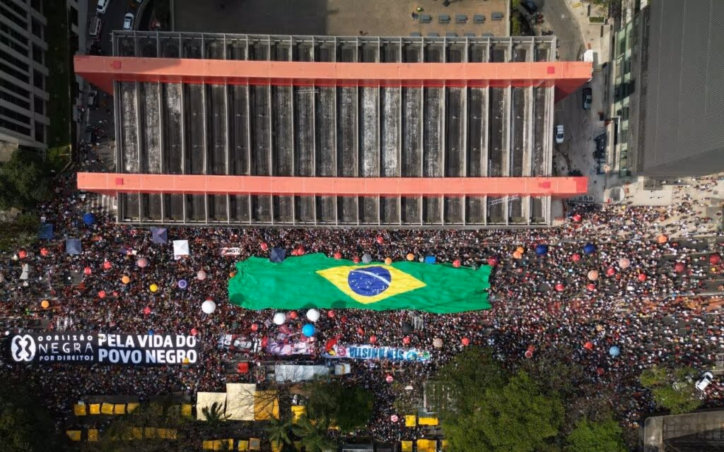 Crusoé: Seis efeitos práticos do “Domingo Vermelho”