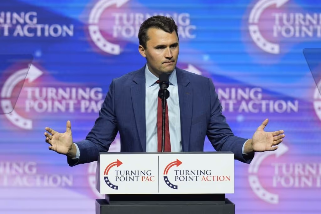 Homenagem a Charlie Kirk termina em bate-boca no congresso dos EUA