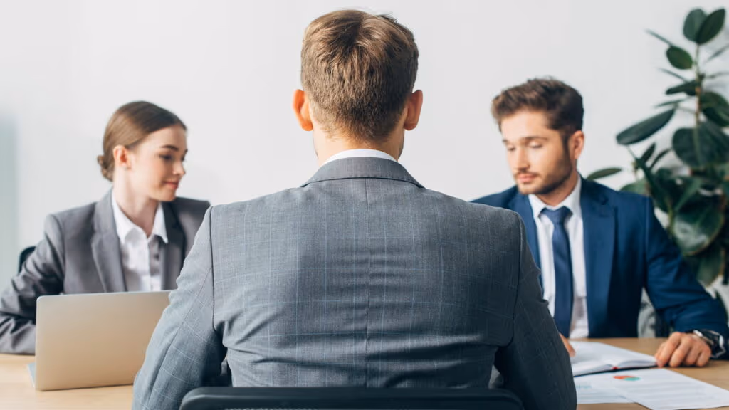 “Onde você se vê daqui a cinco anos?” especialista ensina a resposta certa para impressionar em entrevistas