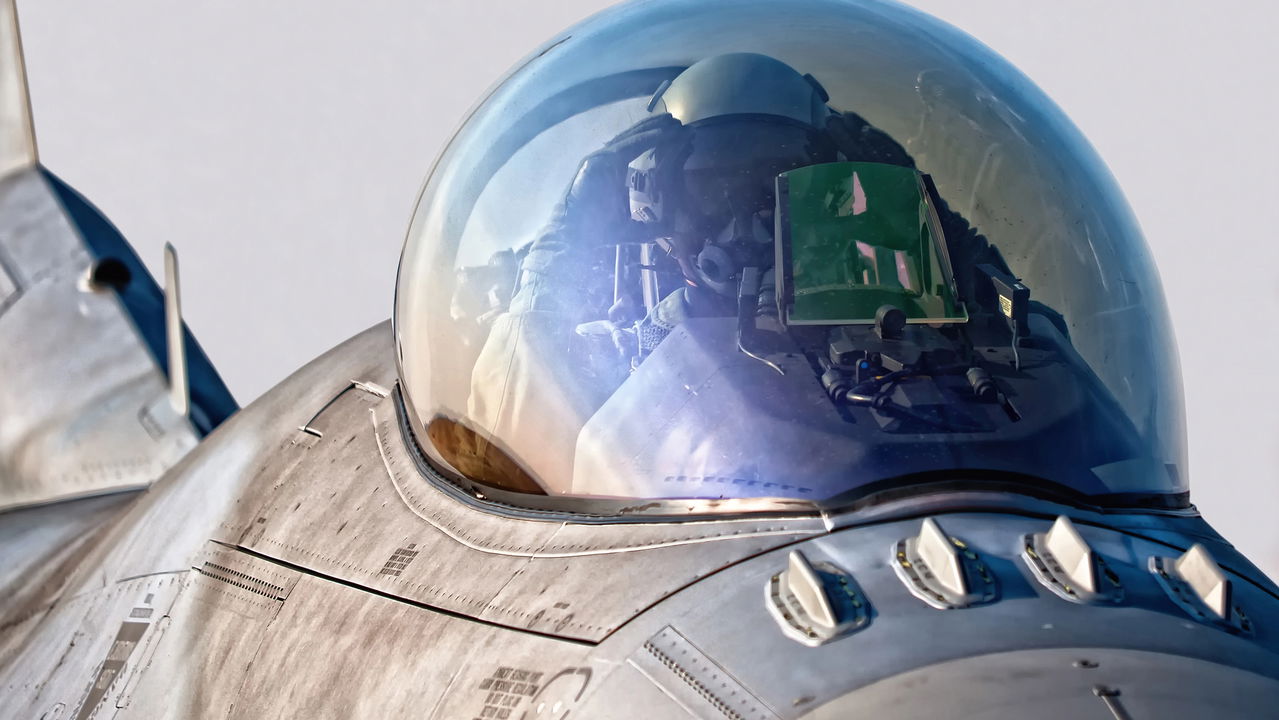 Quanto custa um caça militar moderno e quais modelos dominam as vendas globais