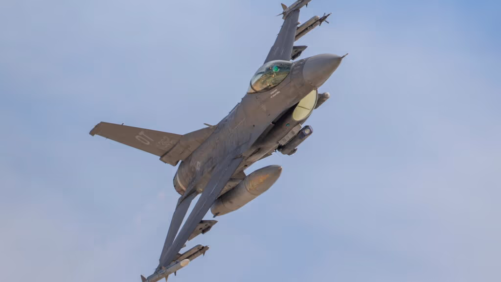 Lockheed Martin fecha acordo de US$ 26 milhões para dar suporte aos F-16 da Ucrânia