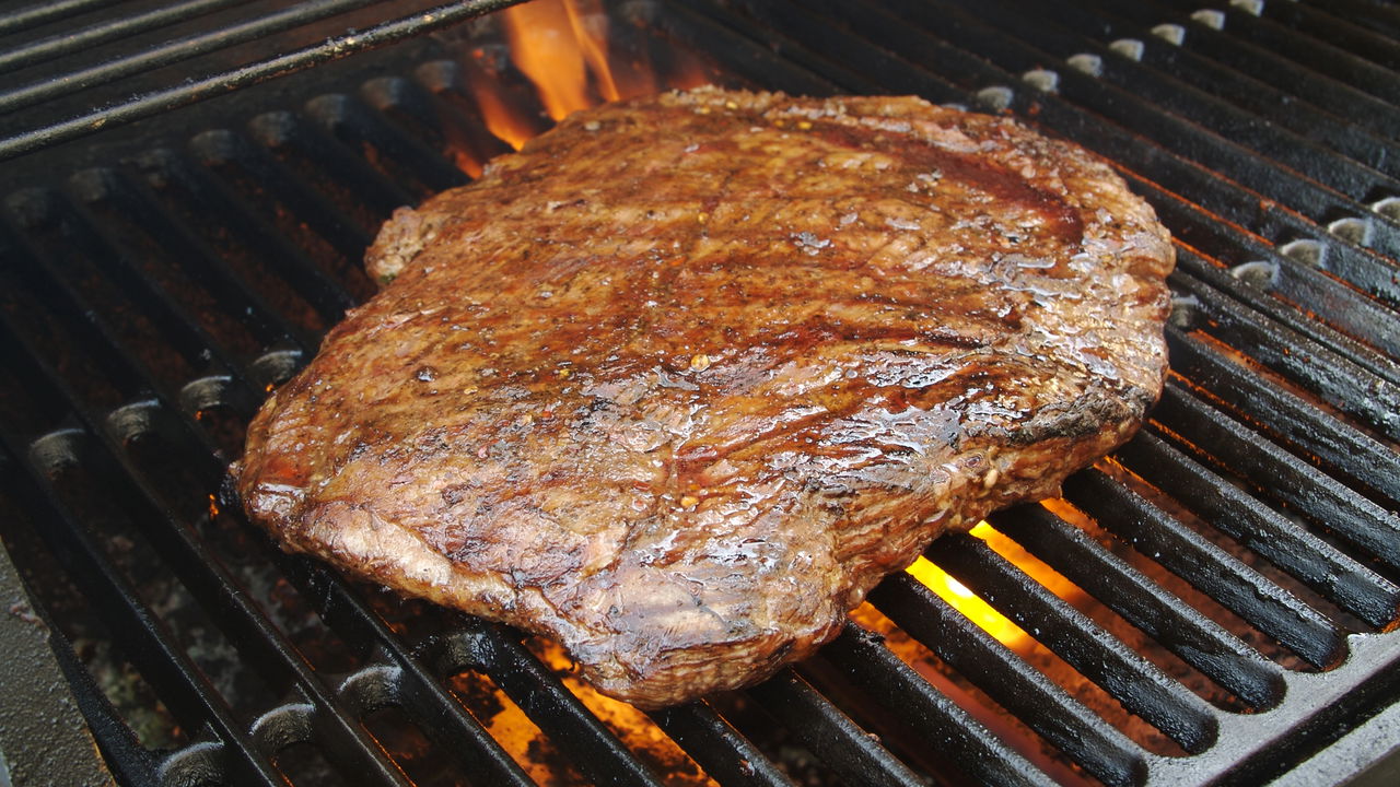 A carne barata que deixa qualquer churrasco suculento e ninguém sente falta da picanha