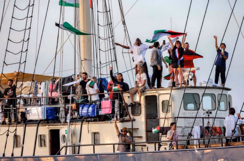 Em protesto contra ativismo LGBTQ+, coordenador deixa flotilha rumo a Gaza