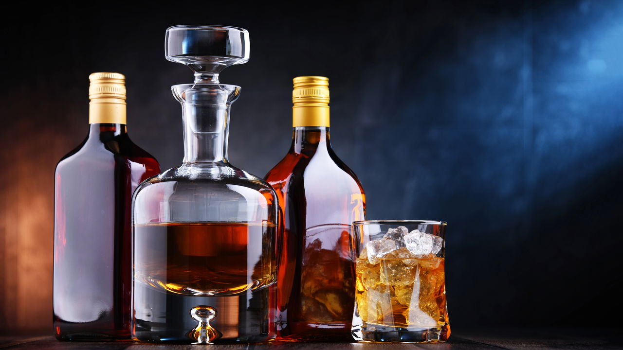 117 garrafas de bebidas adulteradas são apreendidas em SP