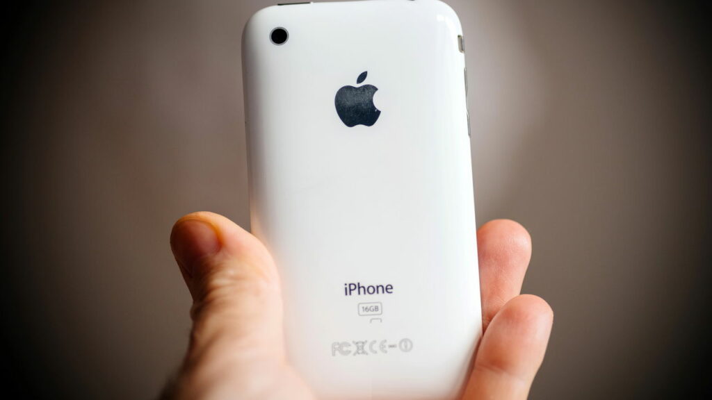 Seu iPhone antigo pode valer uma fortuna