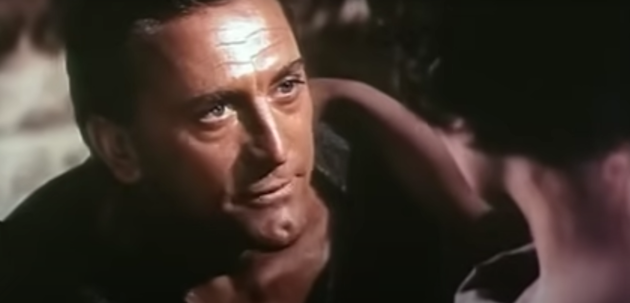 Esse é um dos melhores filmes históricos de todos os tempos apesar de seu diretor repudiá-lo até o final