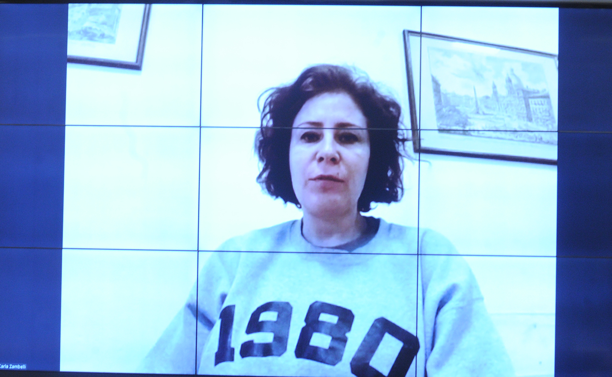 Zambelli consegue transferência de cela após ser agredida