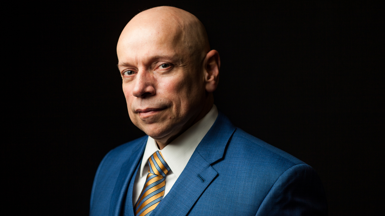 Leandro Karnal rebate críticas por propaganda de banco