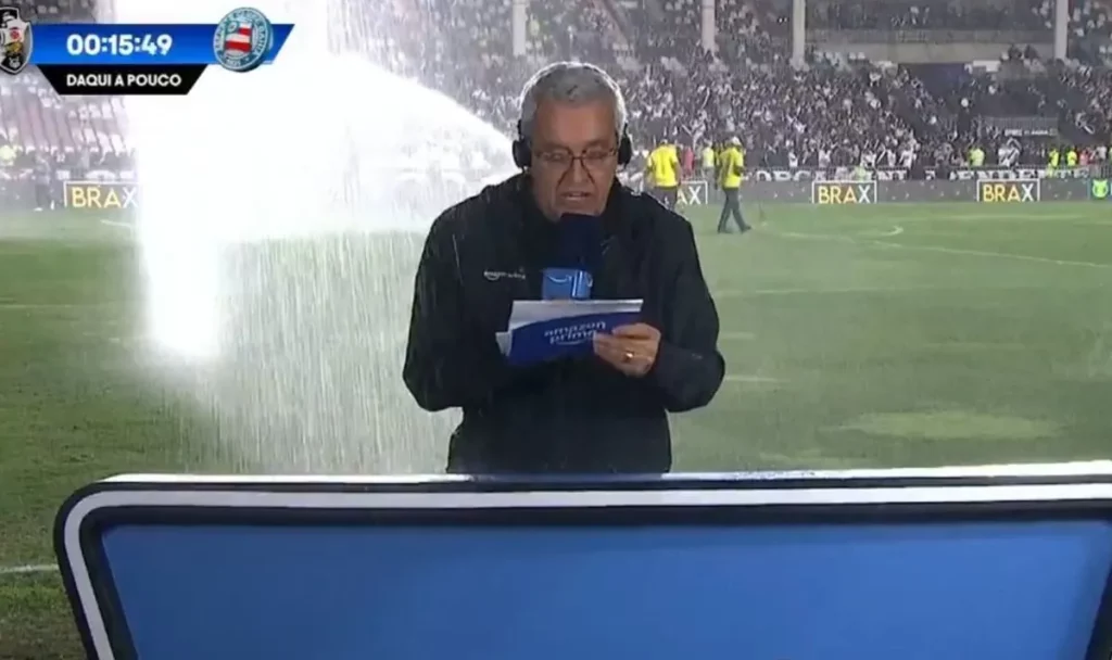 Mauro Naves leva banho durante transmissão do Brasileirão