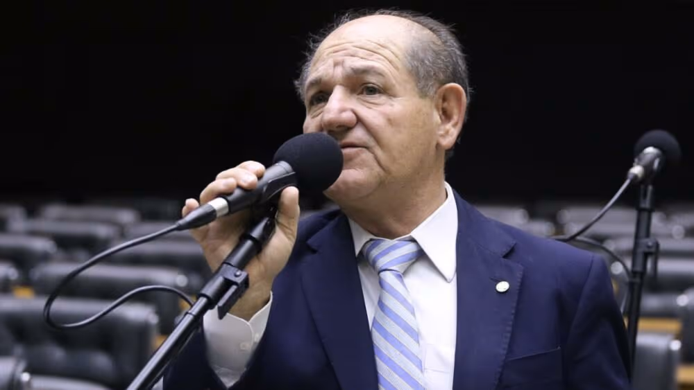 Câmara autoriza suplente de Zambelli a fazer mudanças em gabinete da deputada