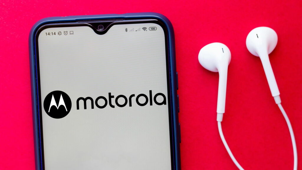 Veja a lista de celulares Motorola que receberão Android 16