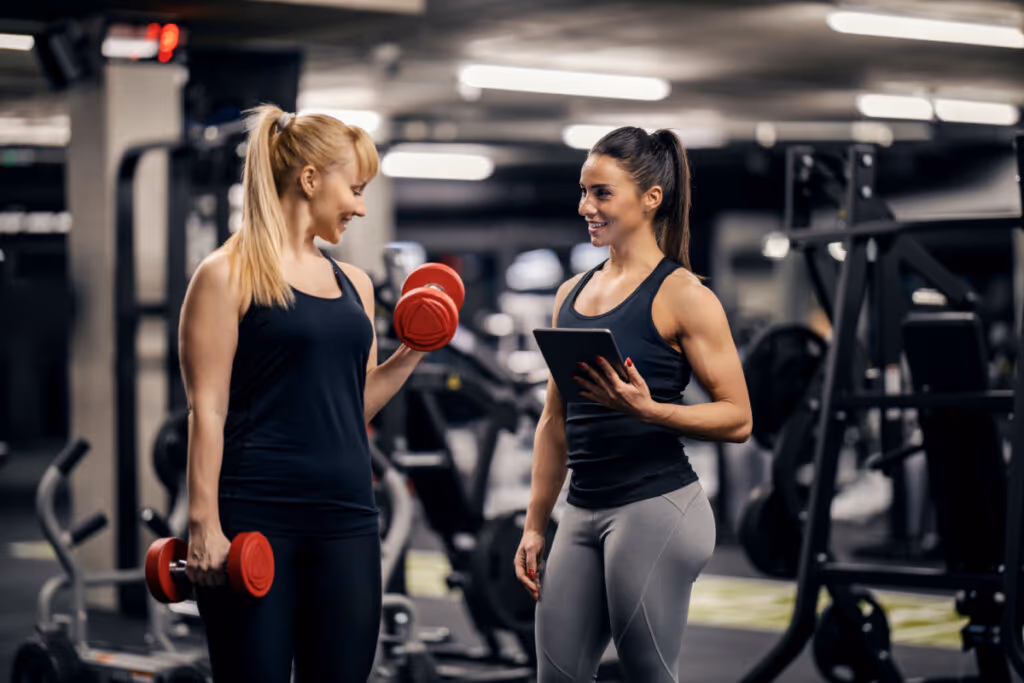 6 dicas para mulheres iniciantes no treino de força e na musculação