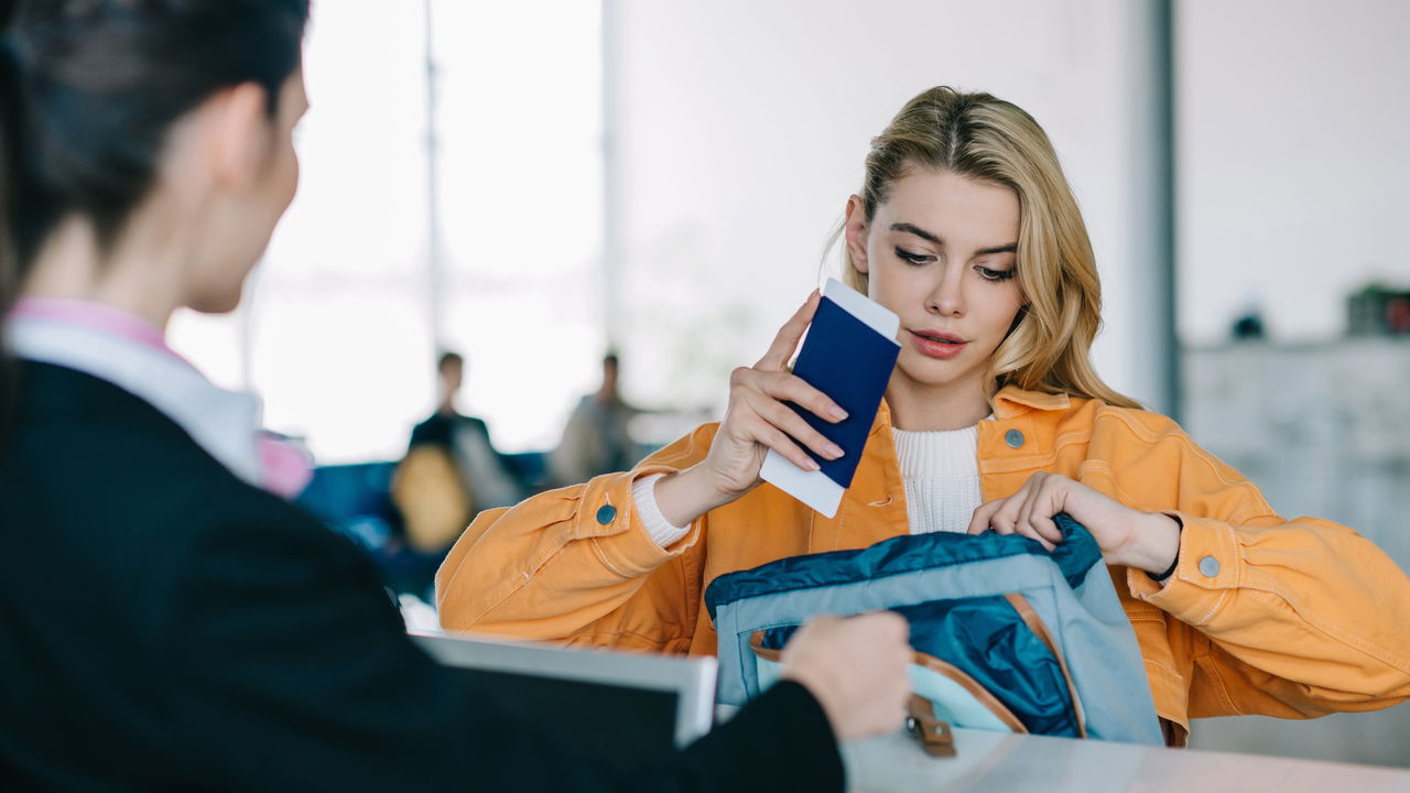 O erro que 90% dos viajantes cometem com o passaporte que pode arruinar sua viagem