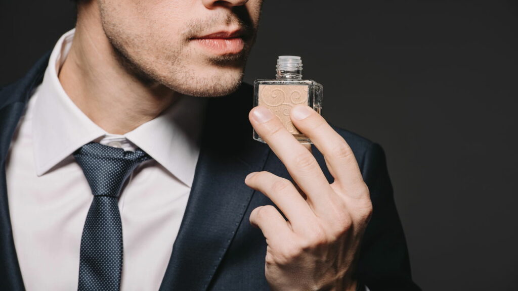 Perfumes masculinos que exalam elegância para surpreender nas ruas
