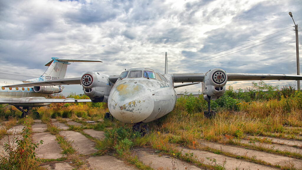 O lugar onde aviões gigantes descansam e guardam histórias
