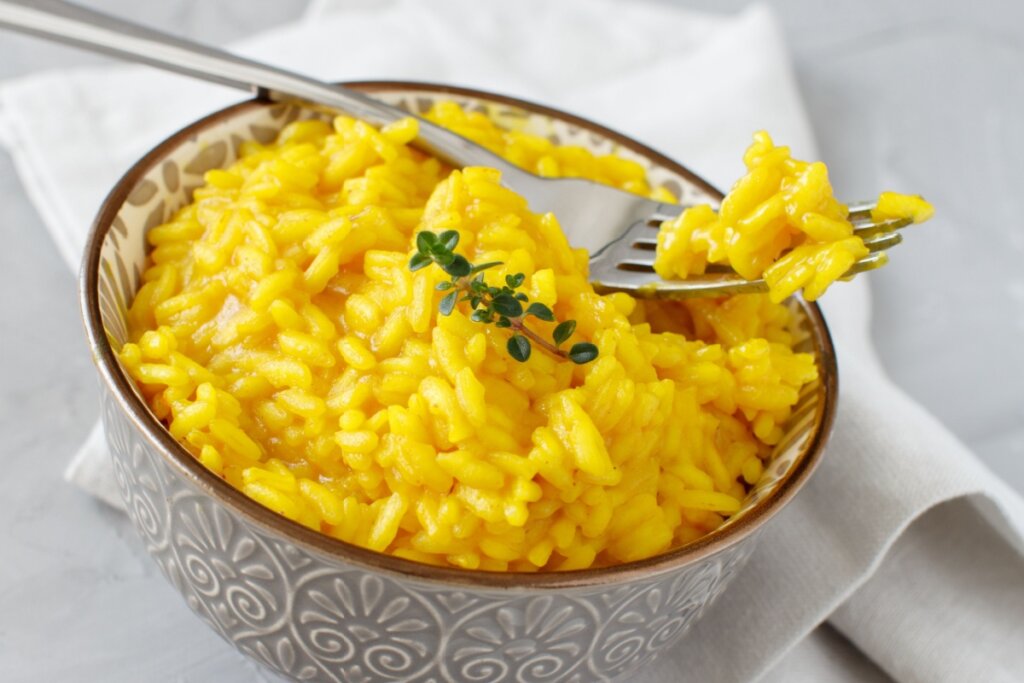 5 receitas com cúrcuma para o almoço 