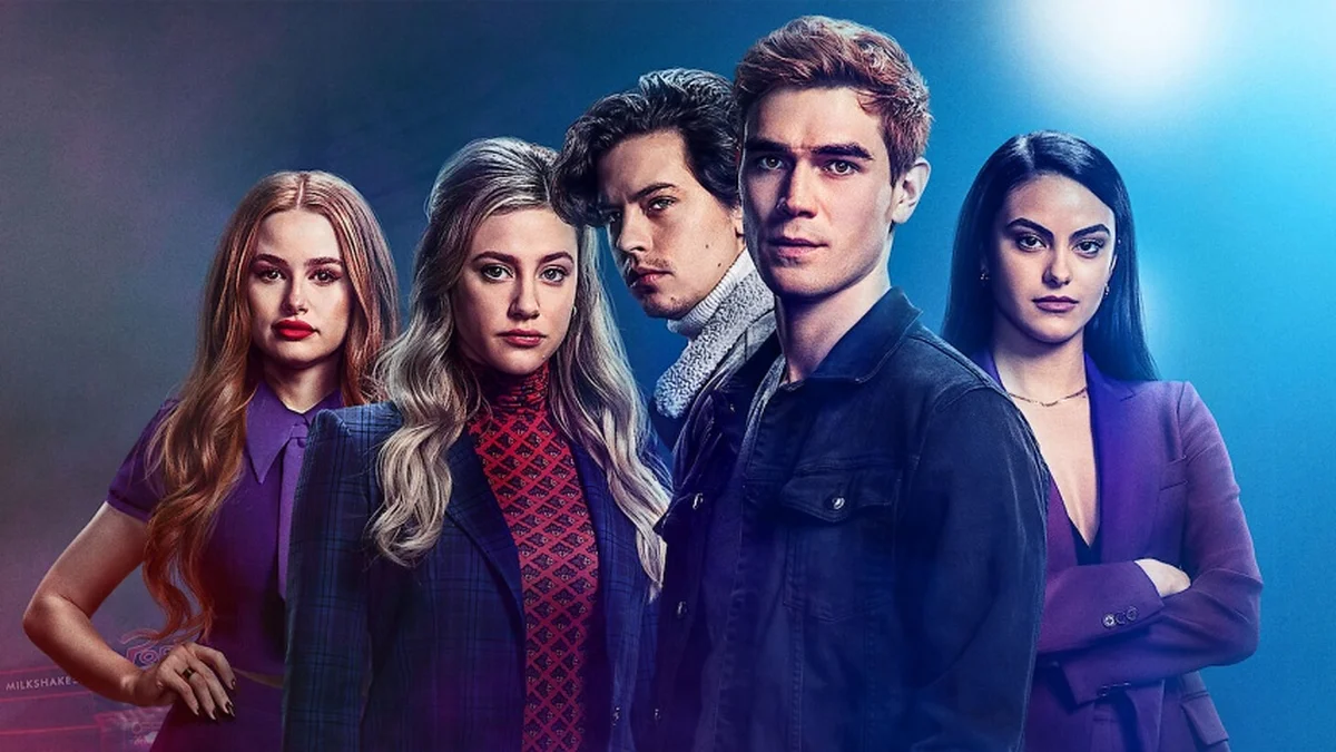 Atriz de Riverdale se manifesta sobre suposta orgia nos bastidores