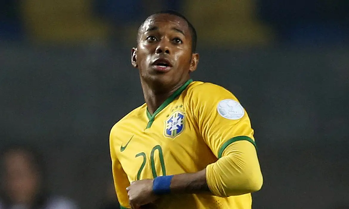 Robinho desiste de dar entrevista ao SBT em Tremembé