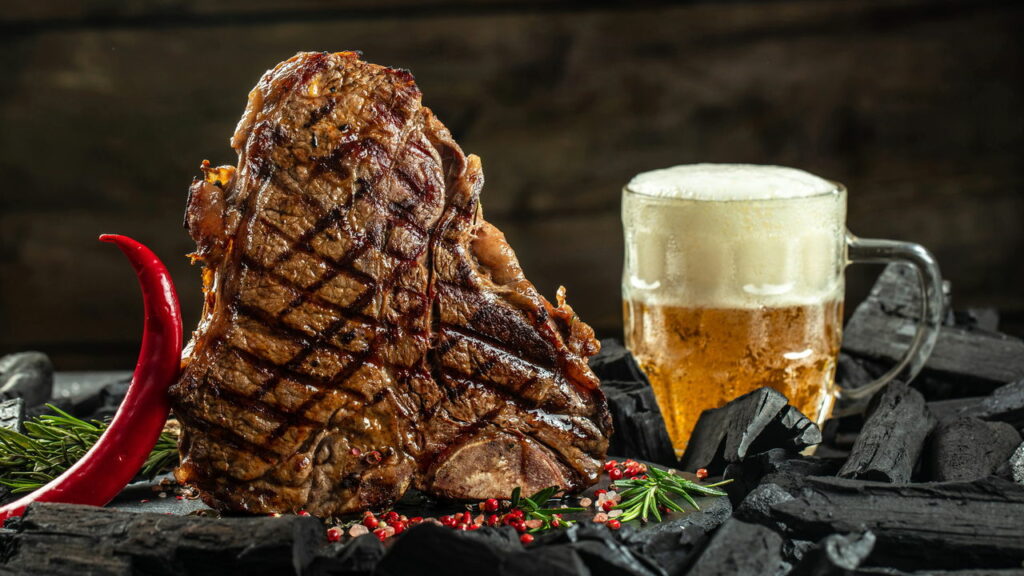 Carnes e bebidas certas podem elevar seu churrasco a outro nível
