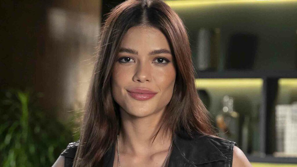 Vitória Strada pede oportunidade para voltar a atuar em novelas