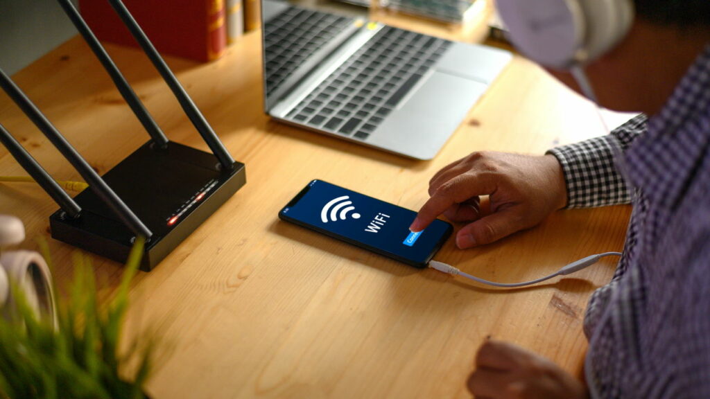 Como conectar seu celular ao WiFi sem senha. É muito fácil e rápido - Créditos: depositphotos.com / escapejaja