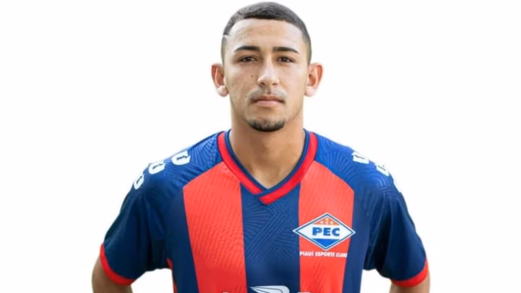 Jogador morre após acidente de moto com uma vaca