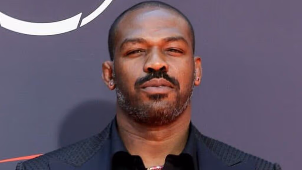 Jon Jones e Alex Poatan se enfrentarão na Casa Branca