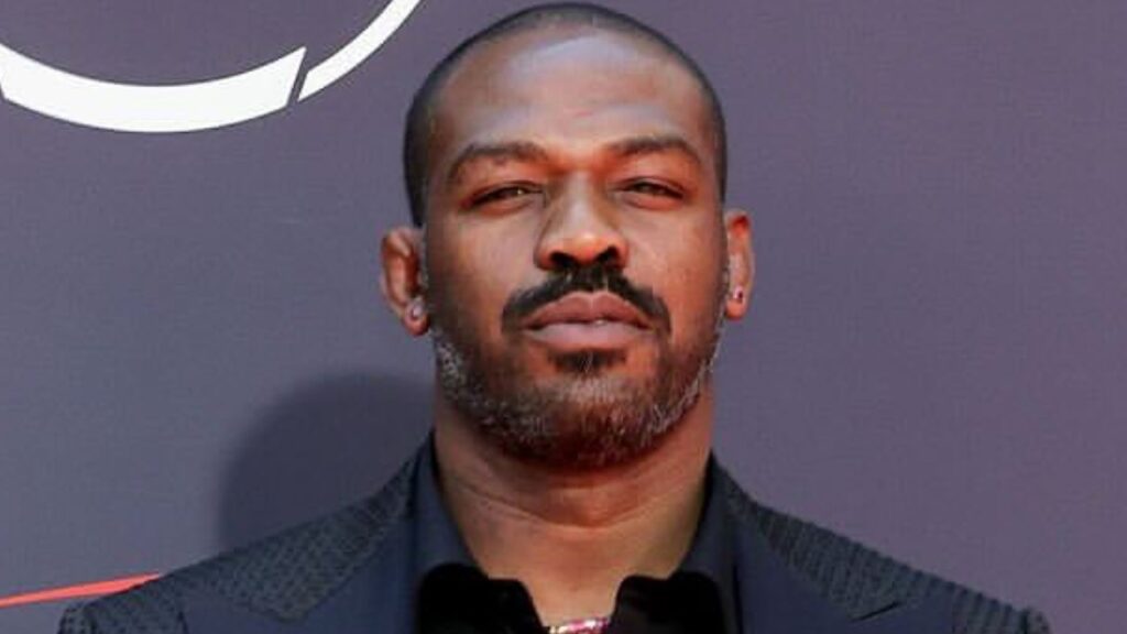 Jon Jones e Alex Poatan se enfrentarão na Casa Branca