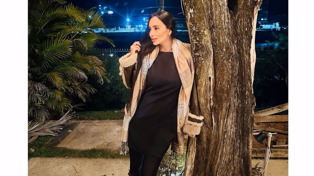 Ex-bailarina do Faustão expõe ataque com faca da própria mãe