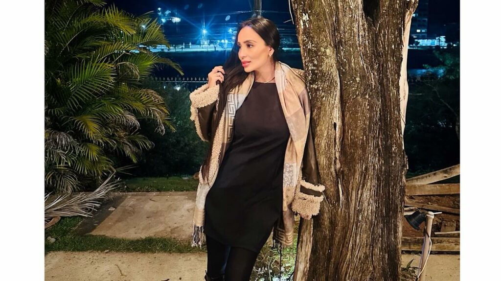 Ex-bailarina do Faustão expõe ataque com faca da própria mãe