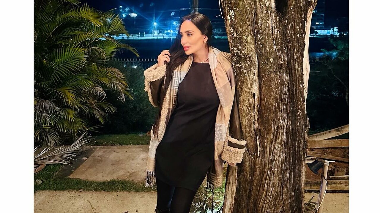 Ex-bailarina do Faustão expõe ataque com faca da própria mãe