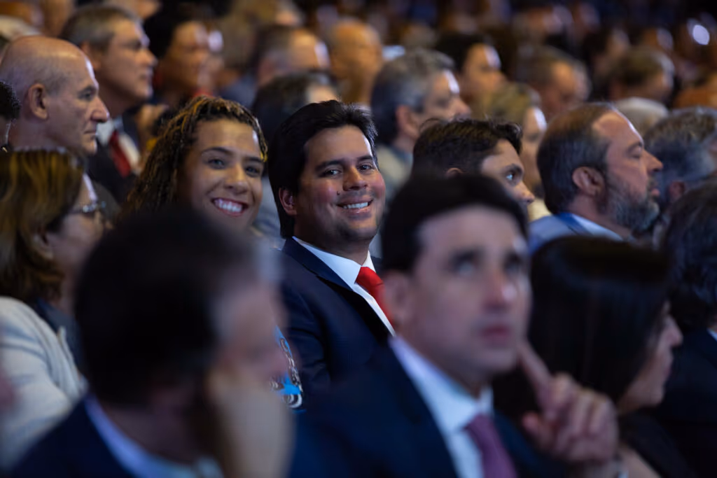 Crusoé: Fufuca segue os passos de Sabino e cola em Lula