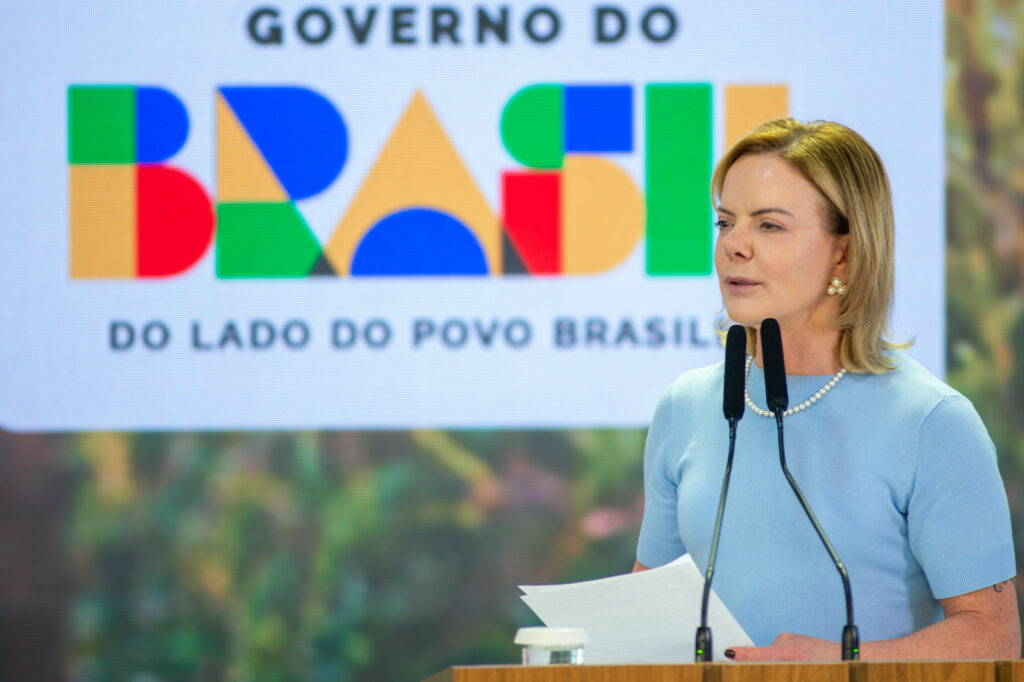 Retrospectiva: o dia em que Gleisi e Padilha viraram ministros