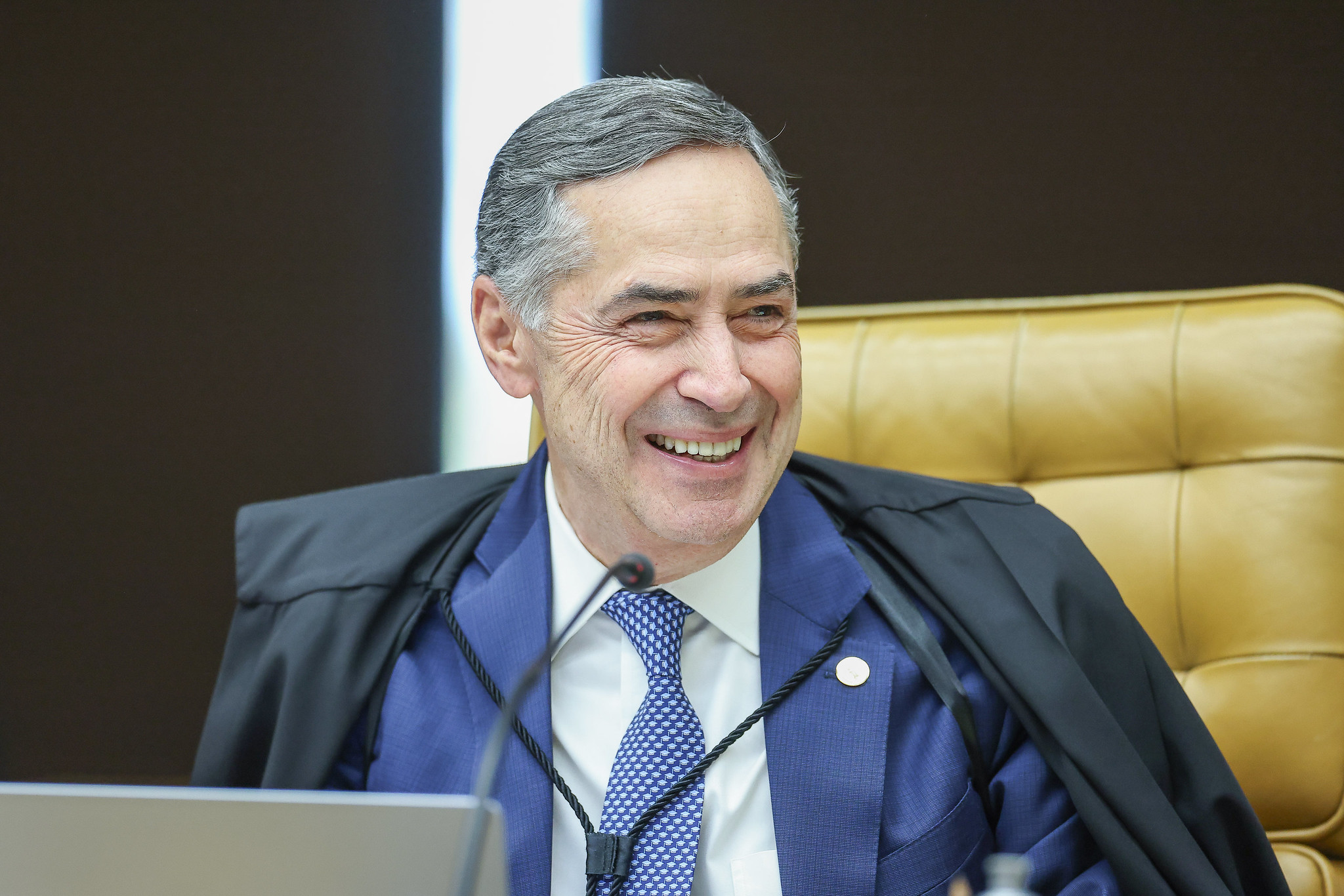 Barroso pede sessão para votar em ação sobre descriminalização do aborto