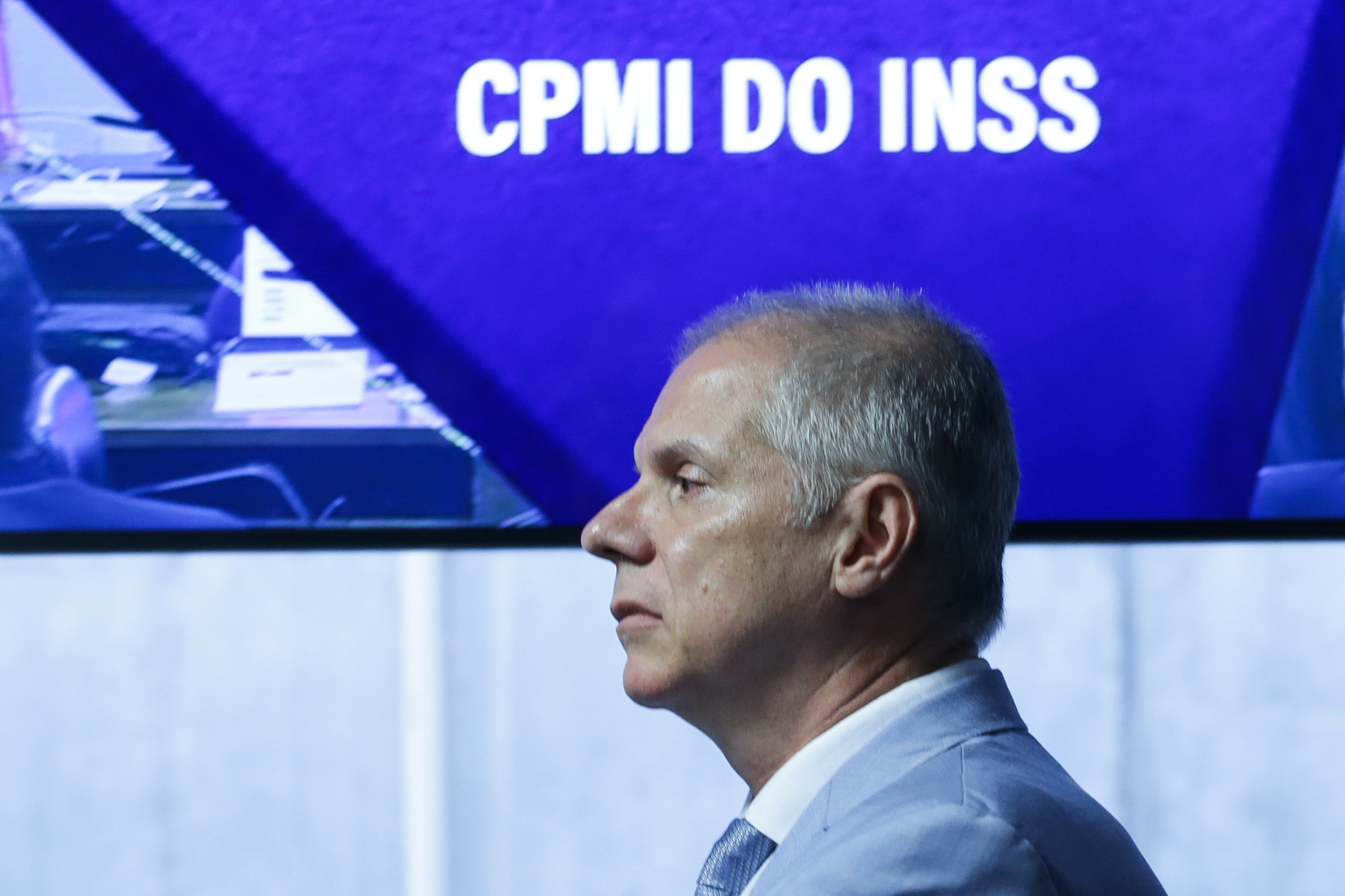 Defesa de ex-presidente do INSS preso pela PF diz que prisão é “completamente ilegal”