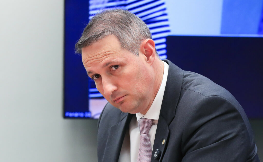 “Banaliza o terrorismo”, diz secretário nacional sobre proposta de Derrite
