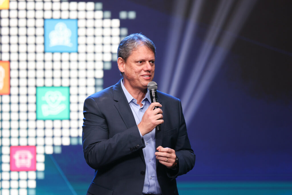 “Diploma tem cada vez menos relevância”, diz Tarcísio sobre mercado de trabalho