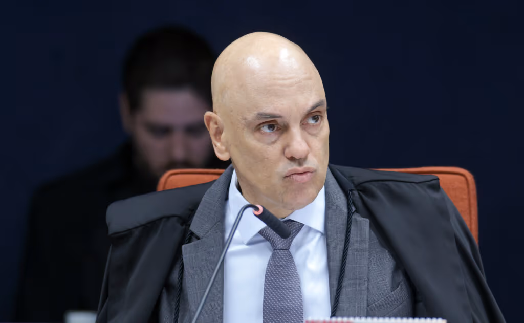 Moraes abre inquérito para investigar suposta quebra de sigilo de ministros e familiares