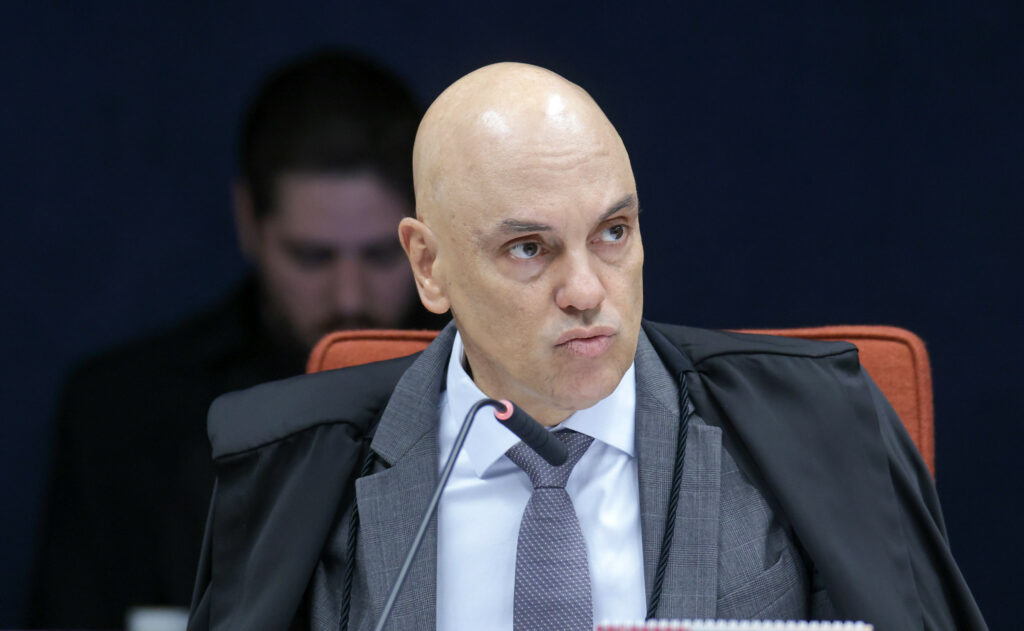 Moraes abre inquérito para investigar suposta quebra de sigilo de ministros e familiares