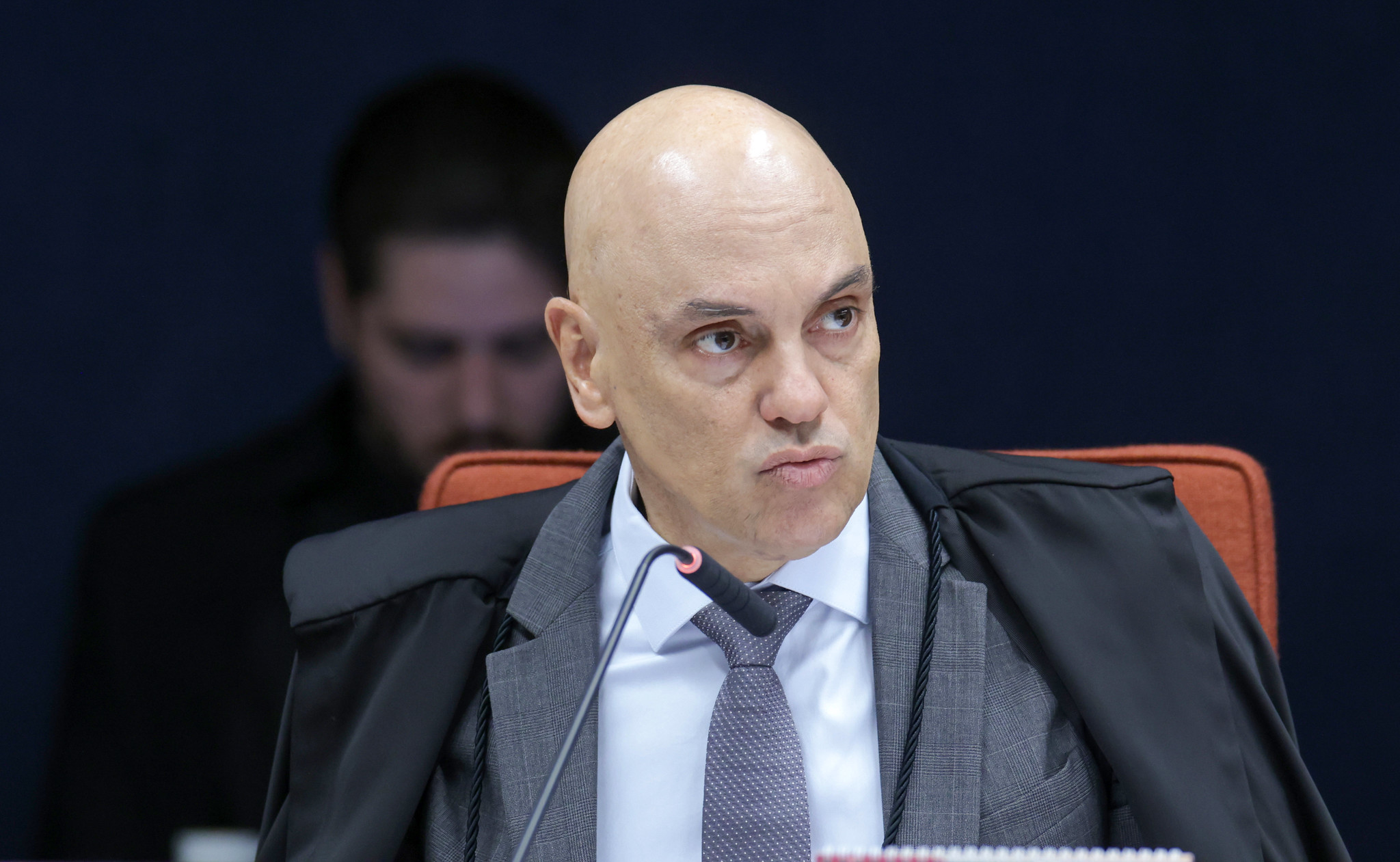 Moraes manda PGR se manifestar sobre pedido de Bolsonaro para ter Smart TV