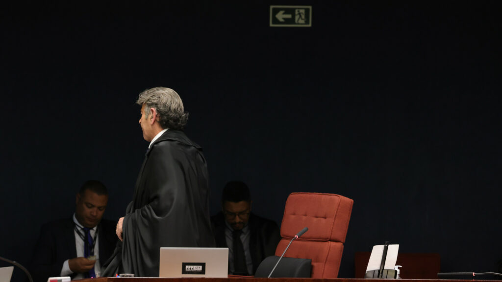 Um conto de duas Turmas do STF