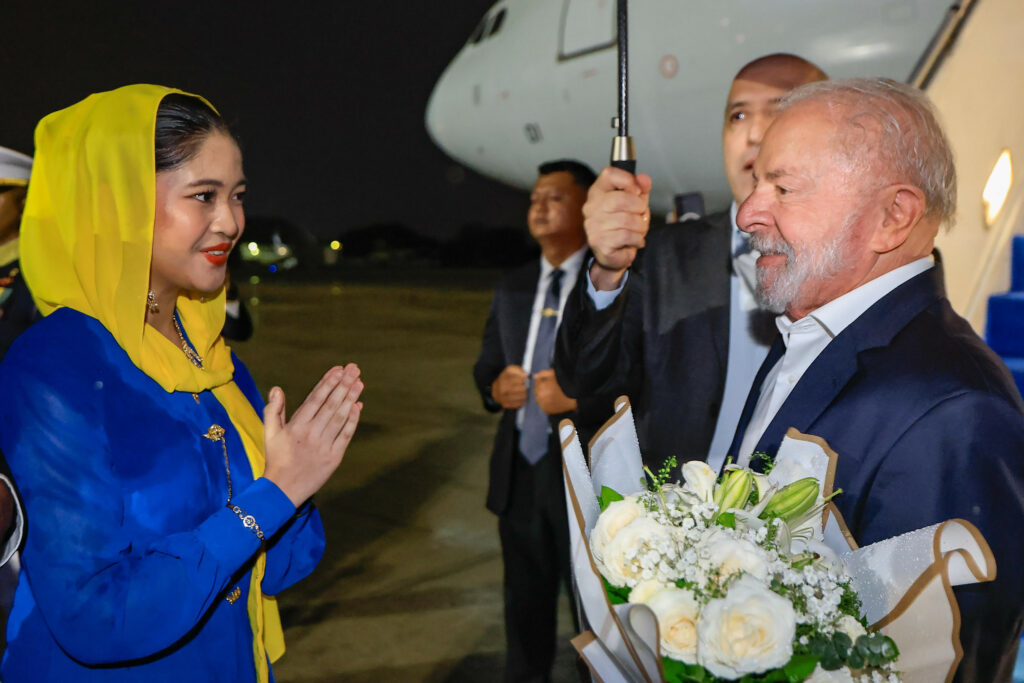 Crusoé: “Quando Lula voltar da viagem…”