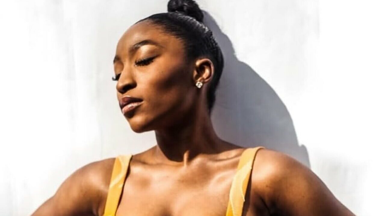 Apresentadora de TV morre após pular de prédio para fugir de assalto